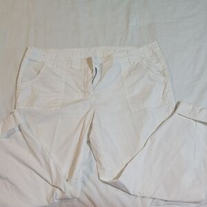 Liz Claiborne White Women's Capris